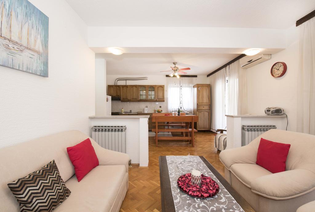 Apartment Kurbasa Kaštela Zewnętrze zdjęcie