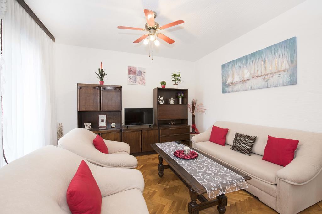 Apartment Kurbasa Kaštela Zewnętrze zdjęcie