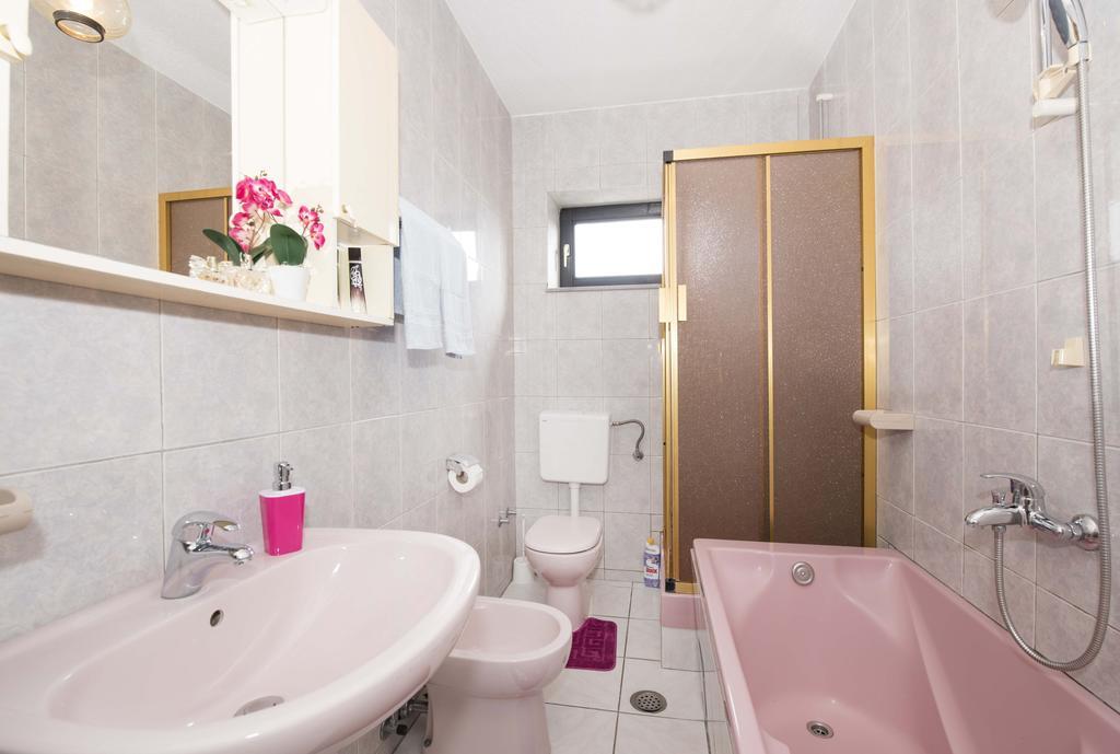 Apartment Kurbasa Kaštela Zewnętrze zdjęcie